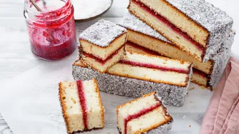 Recept za bakin biskvitni kolač od marmelade koji podsjeća na djetinjstvo