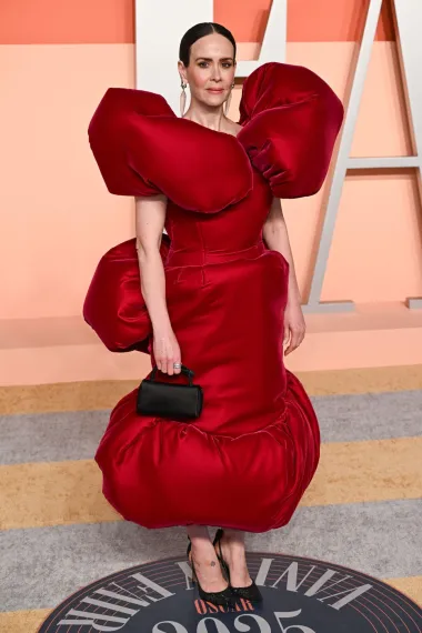 Sarah Paulson u neobičnoj crvenoj haljini izgledala je poput velikog balona