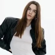 Izdvojili smo najbolje široke hlače za stylish kombinacije