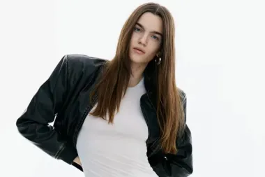 Izdvojili smo najbolje široke hlače za stylish kombinacije