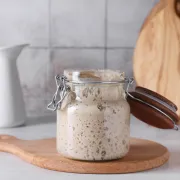 Ovaj starter za kruh bolji je od kupovnog. Evo kako ga pripremiti