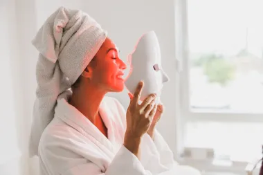 LED maske za lice potpuni su hit. Evo zašto ih preporučuju i dermatolozi
