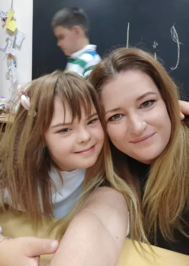 Mama Larisa: 'Laura je učenica koja uči drukčije i prijateljica koja nesebično dijeli ljubav i zagrljaje'