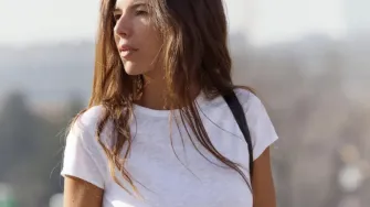 Crne i bijele majice temelj su svakog dobrog outfita, a mi smo pronašli najbolje modele