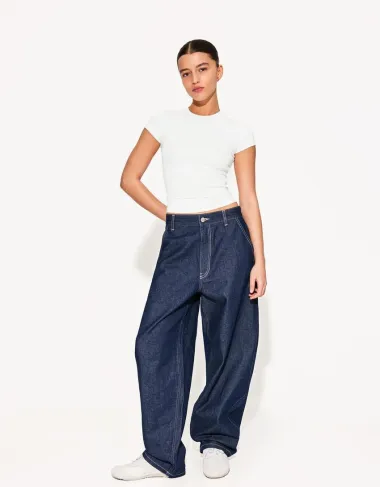 Crne i bijele majice temelj su svakog dobrog outfita, a mi smo pronašli najbolje modele