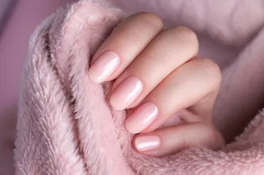 Milky manikura je prošlost, novi trend su watery nokti