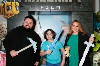 'Minecraft film' oduševio sve generacije - najzabavnija premijera godine okupila poznate i njihove mališane