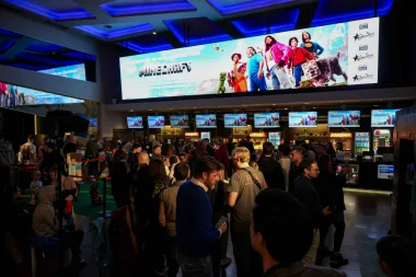 'Minecraft film' oduševio sve generacije - najzabavnija premijera godine okupila poznate i njihove mališane