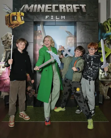 'Minecraft film' oduševio sve generacije - najzabavnija premijera godine okupila poznate i njihove mališane