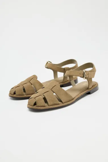 Od minimalizma do boho šarma: Ravne sandale za svaki stil