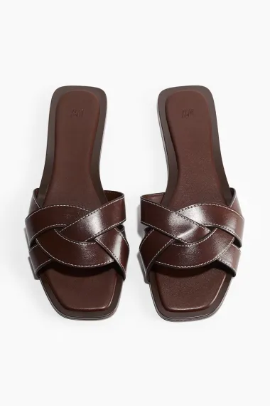 Od minimalizma do boho šarma: Ravne sandale za svaki stil