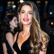 Tajna besprijekorne linije Amal Clooney krije se u jednoj namirnici, imamo recept