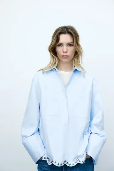 Pamučne košulje za toplije dane – od sportske elegancije do boho modela