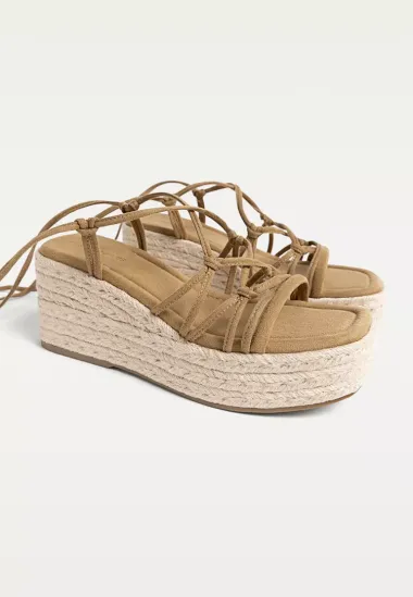 Top modeli sezone: Espadrile i špagerice koje pristaju svakom stilu