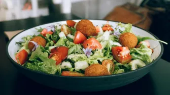 Osvježavajuće i zasitno: 4 recepta za bogate zelene salate koje ćeš obožavati