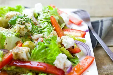 Osvježavajuće i zasitno: 4 recepta za bogate zelene salate koje ćeš obožavati