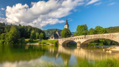 Slikovita Slovenija: Otkrij čudesne krajolike Bleda i Bohinja