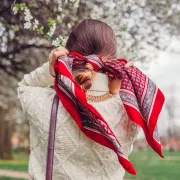Imamo ideju za savršenu ljetnu frizuru, treba vam samo marama