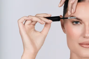 Boss obrva je stigao: Kallos je lansirao BROW BOSS HYBRID – revoluciju u oblikovanju obrva