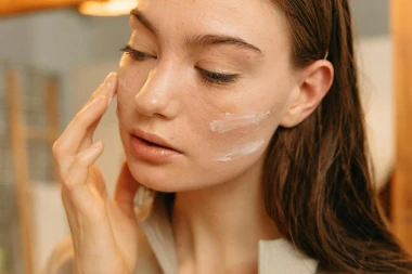 Noćni serumi su najbolji beauty saveznici jer pomlađuju kožu dok spavamo