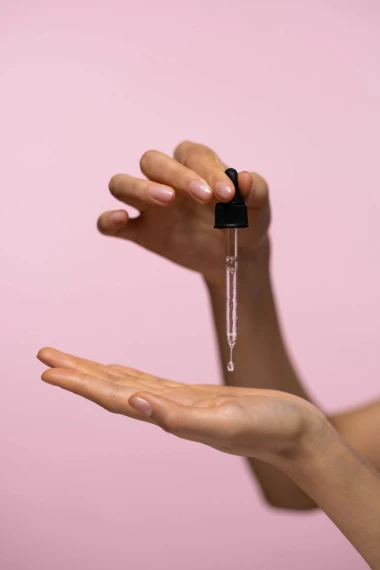 Noćni serumi su najbolji beauty saveznici jer pomlađuju kožu dok spavamo