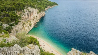 Rajske obale podno Biokova: Otkrijte najljepše plaže Makarske rivijere