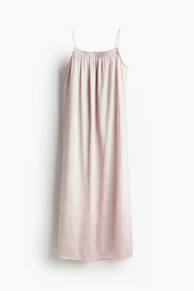 Romantične, profinjene i chic: Satinirane haljine su must-have za ljeto
