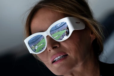 Melania Trump opet se skriva, ovaj put iza ekstravagantnih naočala