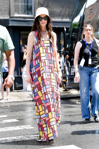 Anne Hathaway ponovno u staroj ulozi, pojavila se u posebnoj haljini i šeširiću na snimanju